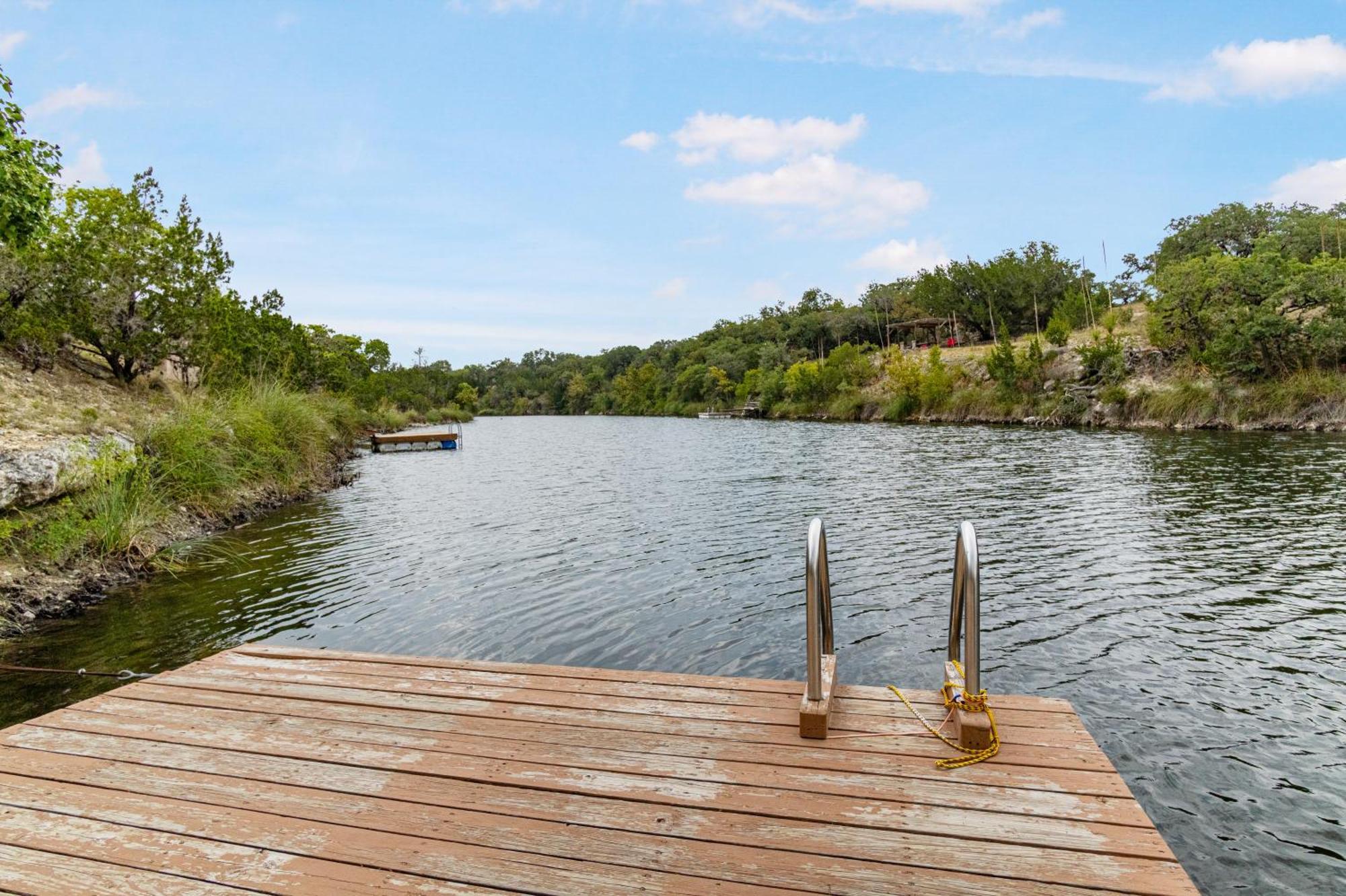 Hondo Creek Hideaway Hotel Tarpley Ngoại thất bức ảnh