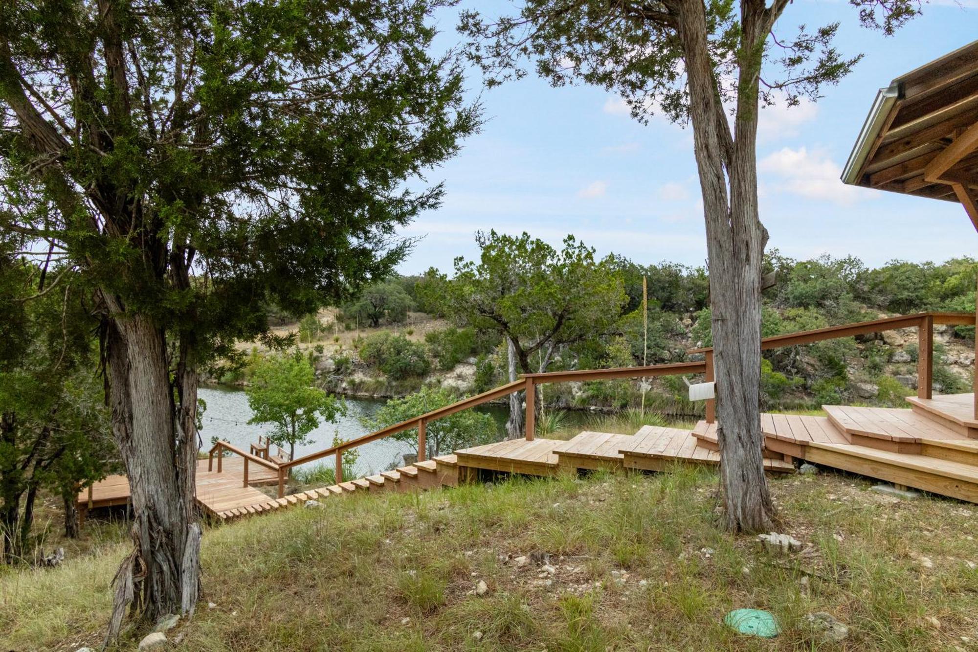 Hondo Creek Hideaway Hotel Tarpley Ngoại thất bức ảnh